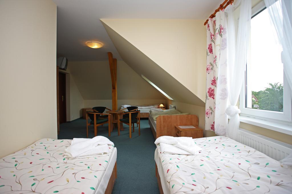 Hôtel Osrodek Wczasowy Marysia à Niechorze Extérieur photo